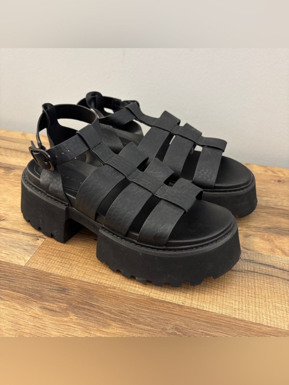 Charles & Keith Chunky Caged Fisherman Sandals Black Women’s